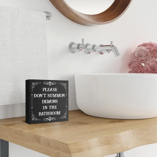Vista 5 de Divertido letrero gótico para baño, diseño gótico espeluznante con texto en inglés «Please Don't Summon Demons in the Bath», letrero de madera negra