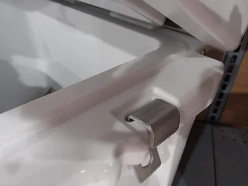 Vista 5 de Soporte de bloqueo de seguridad para refrigerador RTIC 20 Ice Chest Overbend