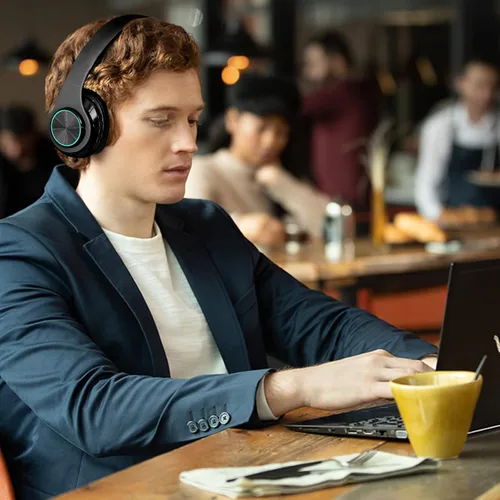 Vista 6 de Auriculares inalámbricos Bluetooth 2022, luces LED coloridas, cómodos auriculares plegables sobre la oreja con micrófono integrado, FM, ranura