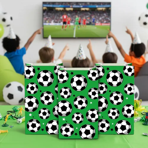 Vista 4 de Blulu Paquete de 30 bolsas de papel para fiesta de fútbol, bolsas de dulces para golosinas, regalo para fiestas temáticas de fútbol (verde)