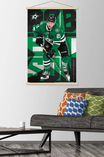 Vista 2 de Trends International NHL Dallas Stars - Póster de pared de Jason Robertson 23, 22.37 x 34.00 pulgadas, paquete de impresión y colgador de madera
