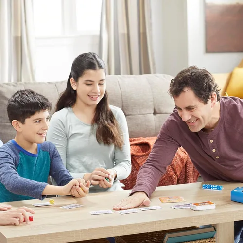 Vista 6 de Hasbro Gaming Yahtzee Frenzy Juego de dados y cartas, juego de dados de ritmo rápido, juegos de cartas para familias y niños, juegos familiares