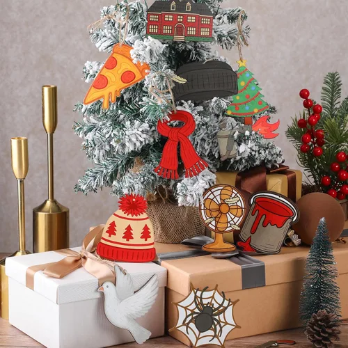 Vista 3 de Woanger 24 piezas Adorno de Navidad para casa Divertido Adorno de película de Navidad Adorno colgante de árbol de Navidad de madera Diseño de paloma