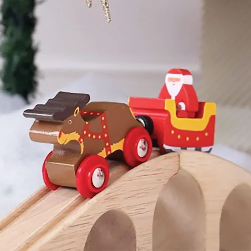 Vista 3 de Bigjigs Rail Trineo de Papá Noel con reno: otras marcas principales de rieles de madera son compatibles