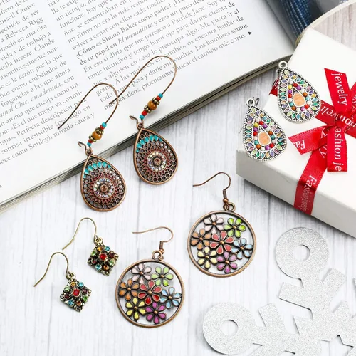 Vista 6 de MIMEIMIAI - 4 pares de aretes colgantes bohemios vintage con diamantes de imitación aretes bohemios para mujeres y niñas estilo A Diamante