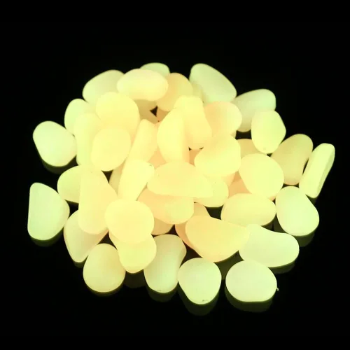 Vista 4 de Piedras que brillan en la oscuridad, 100 piezas de piedras decorativas para acuario de pecera, pequeñas piedras luminosas para césped, patio