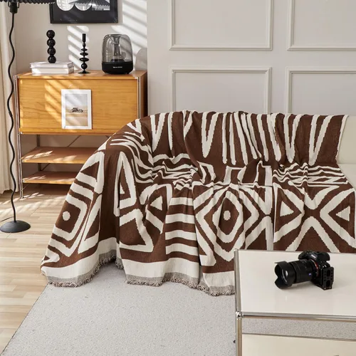 Vista 2 de VClife Funda para silla con acento azteca bohemio de 59 x 71 pulgadas, funda reversible y lavable de felpilla para sillón, color marrón castaño