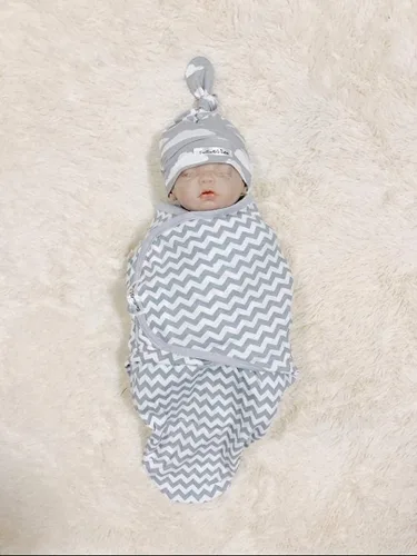 Vista 6 de BaeBae Goods Juego de 4 mantas para envolver al bebé, para niños y niñas, hechas de algodón suave (0-3 meses)