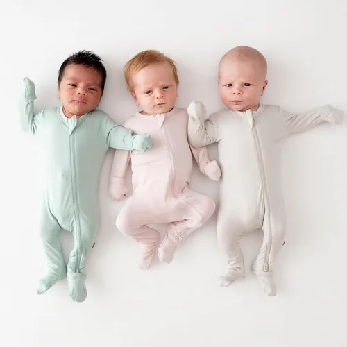 Vista 37 de KYTE BABY Pies unisex con cierre de cremallera, rayón hecho de bambú, 0-24 meses