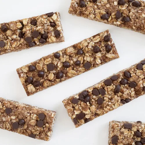 Vista 3 de Annie's Barras de granola masticables orgánicas, chispas de chocolate, 12 unidades (paquete de 6)