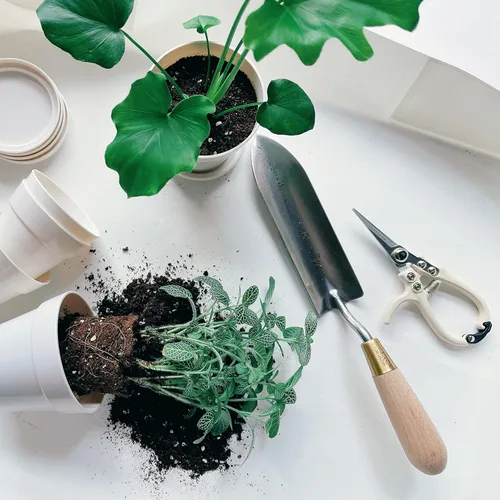 Vista 4 de Tijeras de podar para plantas con funda de cuero vegano, tijeras para recortar jardín con funda para cinturón, recortadores de bonsái, recortadores