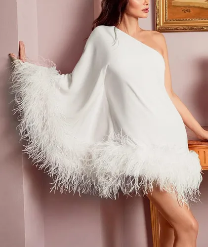 Vista 4 de xxxiticat Vestido de una capa de hombro para mujer, sin mangas, con dobladillo de piel sintética, plumas, hombros descubiertos, vestido de fiesta