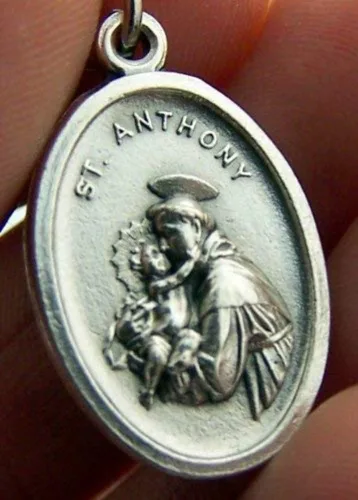 Vista 3 de Colgante de medalla religiosa de protección de mascotas de San Francisco y San Antonio, tono plateado, 1 pulgada, No es una piedra preciosa