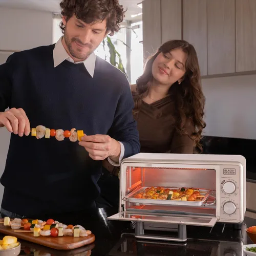Vista 9 de BLACK+DECKER Crisp N Bake™ PRO - Horno tostador digital de 4 rebanadas, 5 funciones de cocción, horno de encimera de convección, se adapta a pizza