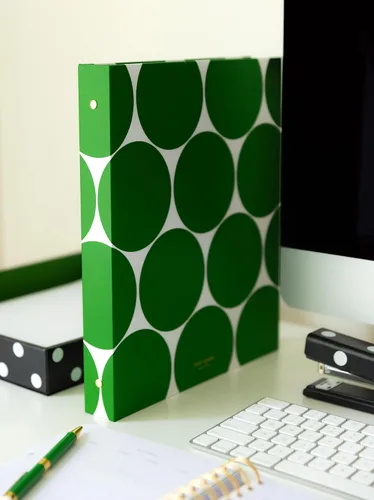 Vista 6 de Kate Spade New York Bonita carpeta de 1 pulgada, con capacidad para papel tamaño carta, carpeta de 3 anillos con separadores de pestañas