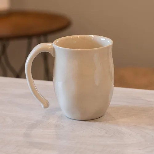 Vista 6 de DEMDACO Taza de café de cerámica de gres Mom Heart Cream inspiracional de 16 onzas