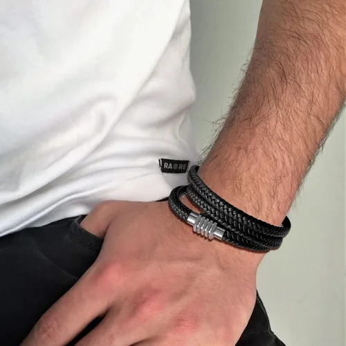 Vista 3 de Pulsera de cuero para hombre, pulsera trenzada negra de acero inoxidable, pulsera ajustable de protección multicapa para mujer