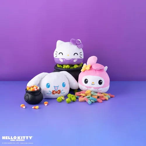 Vista 7 de TeeTurtle Sanrio My Melody and Kuromi - Peluche reversible de 4 pulgadas Ángel y Diablo Mi Melodía y Kuromi