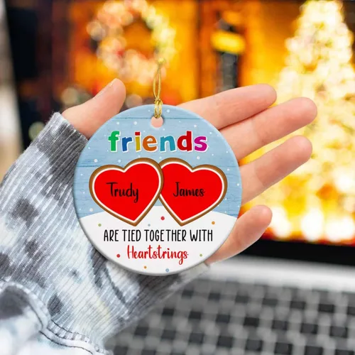 Vista 3 de Adornos de cerámica personalizados para los mejores amigos están atados con cuerdas de corazón, adorno personalizado de 2 amigos, adorno de buenos