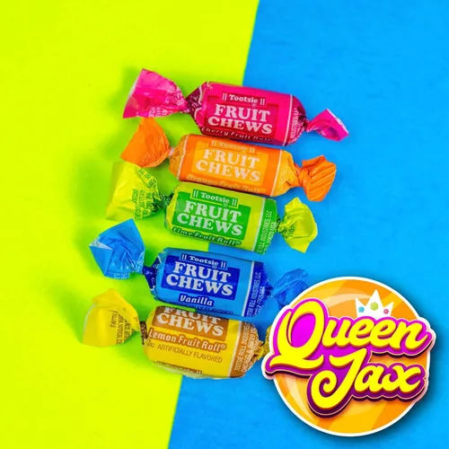 Vista 2 de Gomitas frutales - Bolsa de 5 libras - Surtido de caramelos - Masticablemente dulces, afrutados y deliciosos - Cereza, limón, lima, naranja