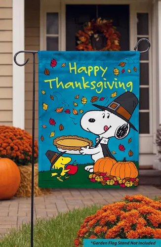 Vista 3 de Flagology, PEANUTS®, Happy Thanksgiving Snoopy - Bandera de jardín de 12 x 18 pulgadas, con licencia oficial de Peanuts®, otoño