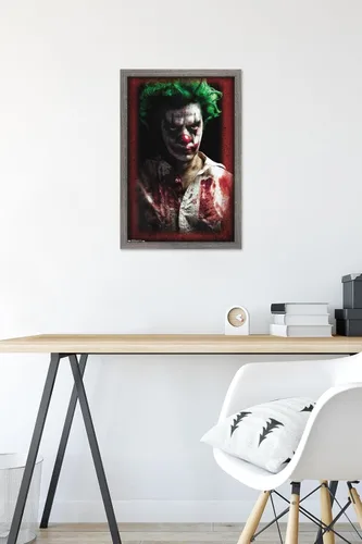 Vista 6 de Trends International Póster de pared de payaso psicópato, 14.725 x 22.375 pulgadas, versión enmarcada de madera de granero