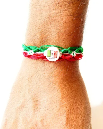 Vista 4 de Cinco pulseras de la amistad con la bandera de México, color tricolor, rojo, verde, blanco, Sin gemas.
