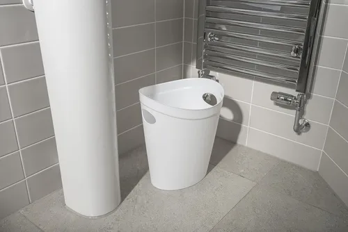 Vista 2 de Addis Papelera de plástico para baño, dormitorio, oficina, color negro, 12 LTR