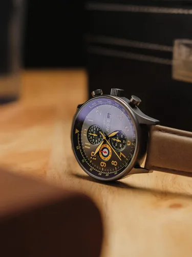 Vista 9 de Reloj analógicoAV-4011Hawker Hurricane, con mecanismo de cuarzo japonés, con correa de piel, de AVI-8