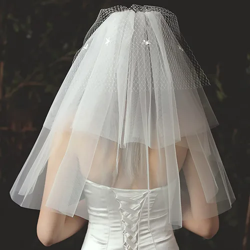 Vista 3 de Campsis Velo de tul para novia, velo de flores de malla blanca con peine, elegante velo floral de 3 niveles, velo corto, novia, graduación, ópera