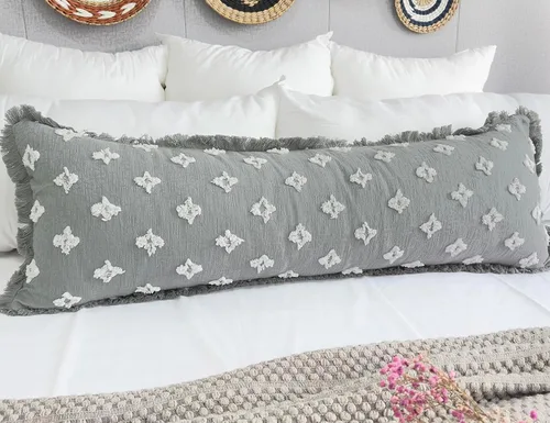 Vista 2 de Funda de almohada lumbar larga bohemia de 12 x 36 pulgadas con flecos de borlas, funda de almohada lumbar extra decorativa con patrón de flores 3D
