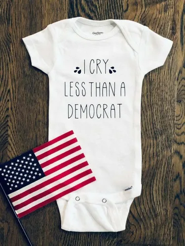 Vista 2 de Body para bebé republicano con texto I Cry Less Than A Democrat