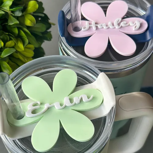Vista 7 de Stanl-y - Placas de nombre personalizadas para vaso Stanl-y, con letras en relieve para la tapa, etiqueta de nombre acrílica personalizada
