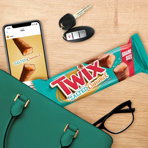 Vista 7 de Twix - Barras de caramelo salado de chocolate con galletas de caramelo para fiestas, caja a granel de chocolate con leche, caja a granel de 56.4
