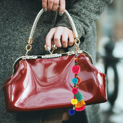 Vista 7 de DECHOUS Accesorios para colgar en el espejo del automóvil, 2 unidades, con borlas, colgante, borla en capas, llavero para mujeres y niñas, bolso