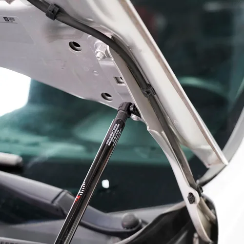 Vista 7 de Redline Tuning 21-16016-02 Sistema QuickLIFT Plus de capó compatible con Chevrolet Cruze 2016-2019 (todos los componentes negros) 21-16016-02 Hood