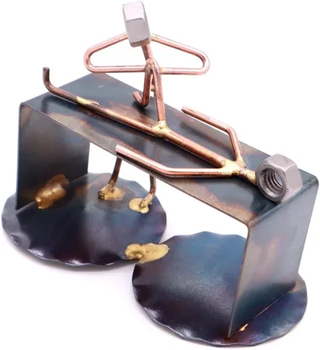 Vista 4 de Figura de metal para fisioterapeuta, soldada a mano, arte de metal reciclado, accesorio único de escritorio, decoración de oficina médica, regalo