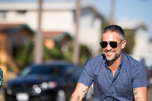 Vista 5 de Peepers by PeepersSpecs Ultraviolet Sunglasses