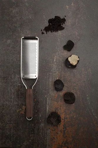 Vista 3 de Microplane Master Series - Rallador de queso de hoja fina con mango de madera y marco de acero inoxidable
