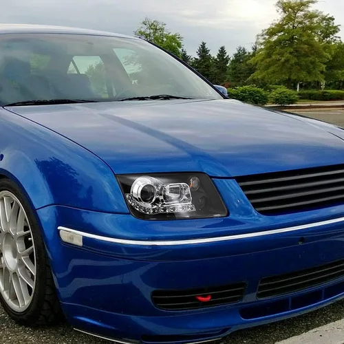 Vista 2 de SPEC-D TUNING Faros LED Proyectores Negros Compatibles con Volkswagen Jetta/Bora Mk4 1999-2004, Conjunto de Faros Izquierdo + Derecho