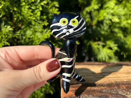 Vista 7 de Figura de gato de cristal negro – Miniatura soplada a mano estilo Murano – Adorno coleccionable de gatito para estante o escritorio – Regalo
