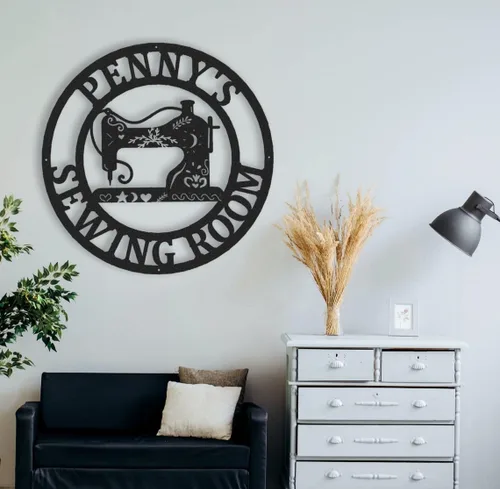 Vista 18 de Letrero de metal personalizado para máquina de coser, arte de pared personalizado para habitación, para mamá, abuela, nana, mimi, alcantarillas