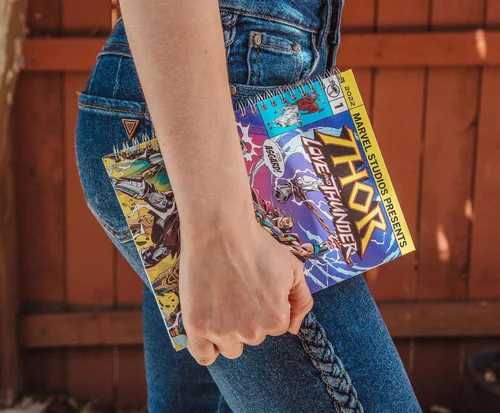 Vista 4 de Thor Marvel Studios Love and Thunder - Cuaderno de espiral de tapa dura de 80 páginas, cuaderno de bocetos encuadernado, bloc de notas con papel