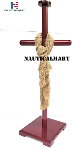 Vista 4 de NauticalMart Soporte de madera con acabado de cereza Lorica Medieval Armor
