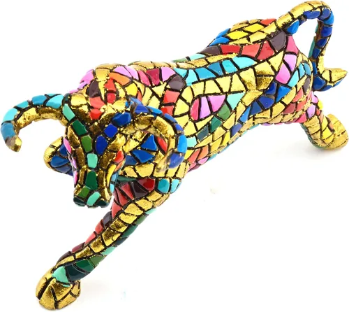 Vista 3 de Figura decorativa Toro en mosaico dorado de resina pintada a mano con la Técnica Modernista TRENCADIS, en estilo Gaudí. 2.6 in x 5.3 in x 3.7 in