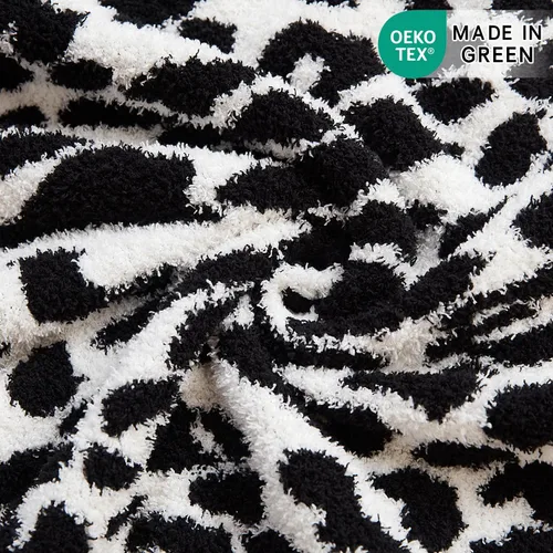 Vista 5 de MH MYLUNE HOME Manta de leopardo ultra suave, color blanco y negro, 50 x 60 pulgadas Reversible Cheetah Print Blanket, Comfy Fluffy Fuzzy Plush