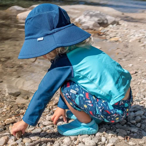 Vista 7 de Gorro I play by Green Sprouts, de natación, transpirable, para bebé, Gorro de natación y sol transpirable., 2-4T