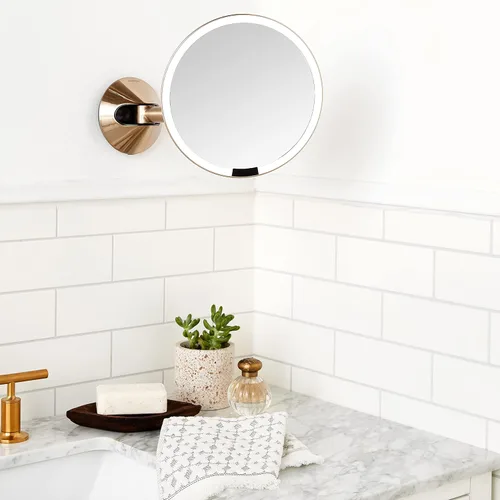 Vista 2 de simplehuman Espejo Sensor, Espejo de Maquillaje de Montaje en Pared con Luz, 8" Redondo Iluminado con Aumento (5X), Cableado Fijo, Brazo Giratorio