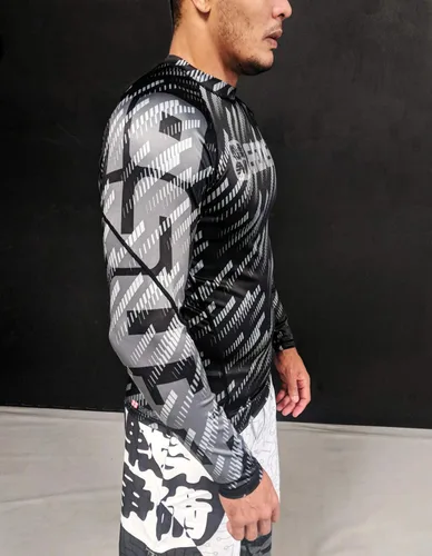 Vista 3 de Senso Jiu Jitsu Kurai Rash Guard - 100% licra de seda helada, ligera, cómoda, absorbe la humedad