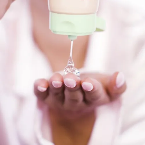 Vista 7 de Pixi Facial de vapor en la ducha Limpiador de gel a aceite para piel radiante Nutre profundamente, suaviza y tonifica Autocalentamiento